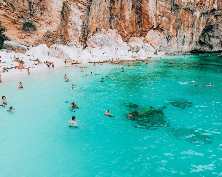 Le 5 Spiagge più Belle del Golfo di Orosei: Guida a un Paradiso Selvaggio
