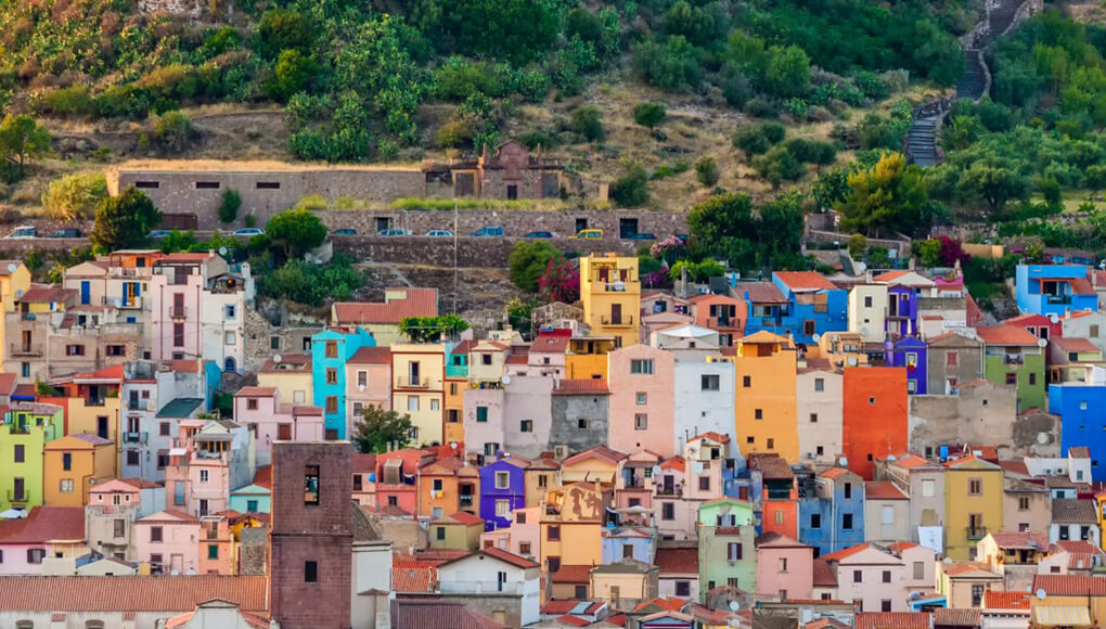 Il borgo colorato sul fiume Temo, la prima cosa vedere a Bosa