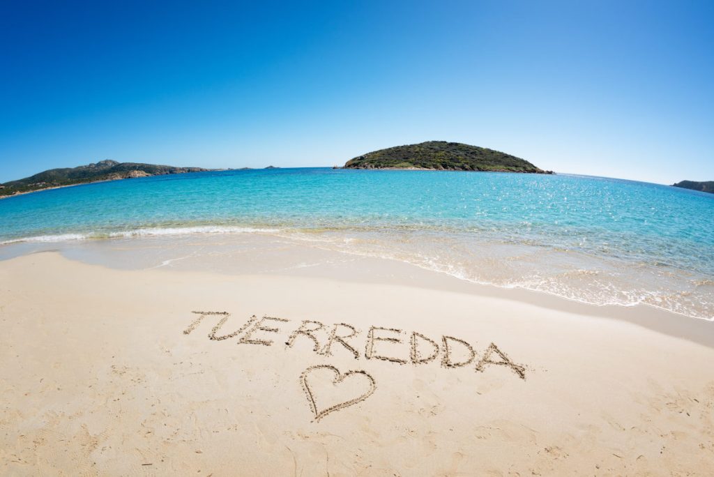 spiagge sud sardegna, tuerredda numero chiuso, spiagge chia, parcheggio tuerredda, tuerredda senza prenotazione spiaggia di tuerredda