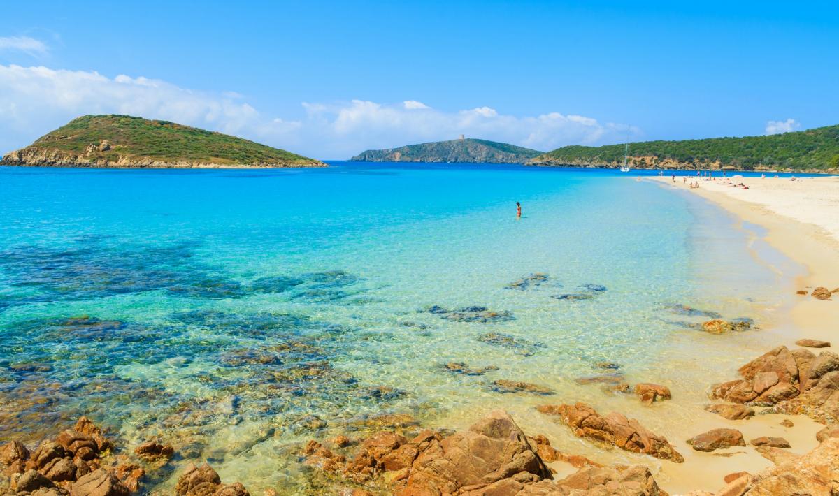 spiagge sud sardegna, tuerredda numero chiuso, spiagge chia, parcheggio tuerredda, tuerredda senza prenotazione spiaggia di tuerredda Spiaggia di Tuerredda: numero chiuso, parcheggi e regole